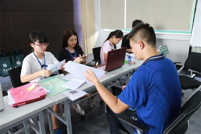  新同学，“心”接待——中山大学心理学系2016年迎新工作