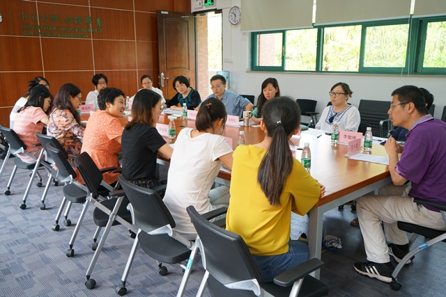 东校园图书馆学科服务团队来到我系开展调研座谈会